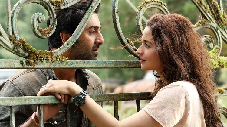 Alia Bhatt and Ranbir Kapoor's first look as Isha and Shiva from 'Brahmastra' out ahead of Valentine's Day